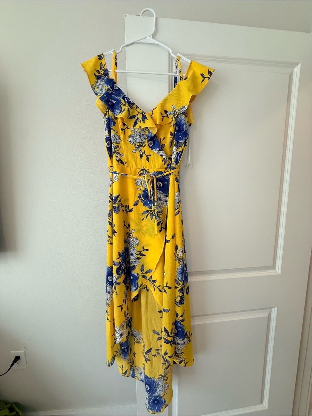 BCX Floral Ruffled High Low Cold Shoulder Dress Size M | Boho Chic Resortwear♥️ - Picture 3 of 7